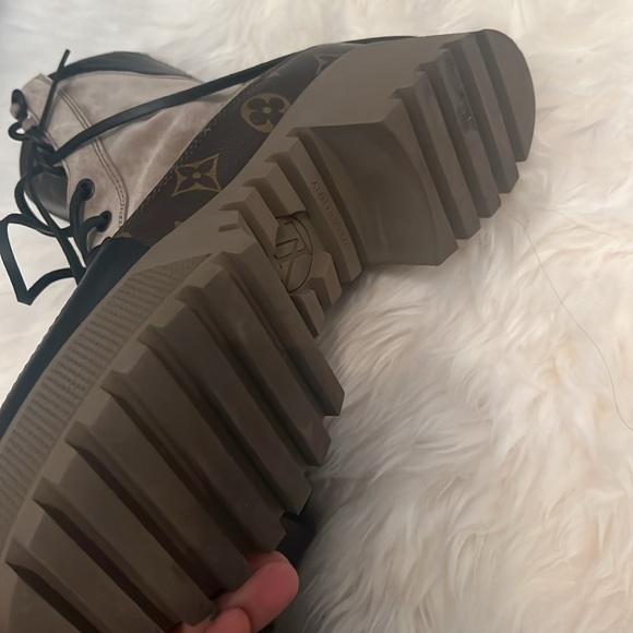 LV PLATFORM DESSERT BOOTS - Picture 7 of 7